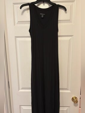 Athleta Black V-Neck Sleeveless Maxi Dress